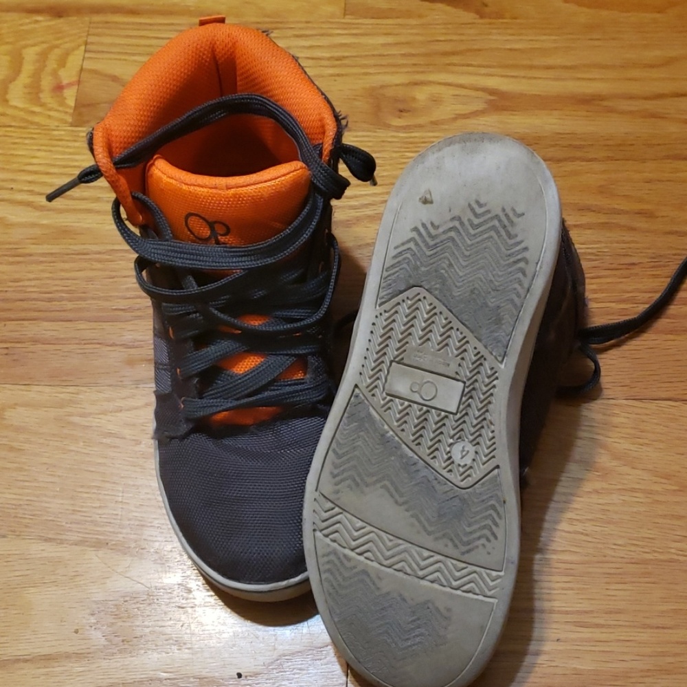 OP used hightops - Picture 2 of 4